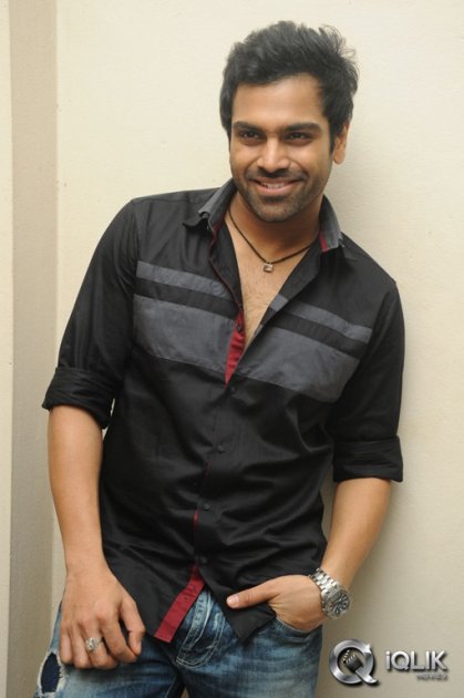 Hrudaya-Kaleyam-Movie-Trailer-Launch